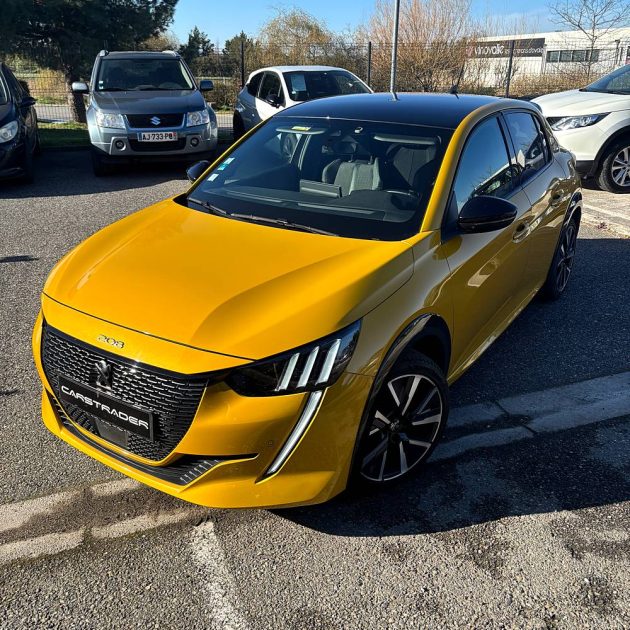 PEUGEOT 208 100 cv EAT8 GT LINE entretien Peugeot Garantie 12 mois