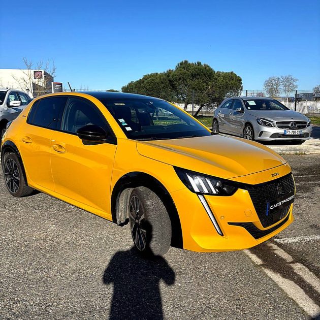 PEUGEOT 208 100 cv EAT8 GT LINE entretien Peugeot Garantie 12 mois