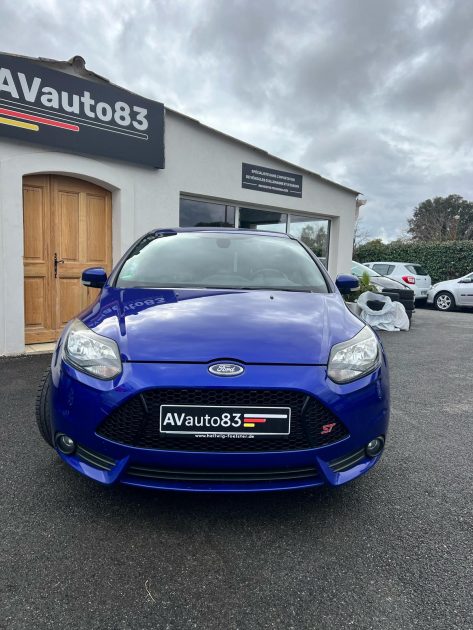 FORD FOCUS ST 2.0 250CV / Carnet Ford / CT OK / Révisée 