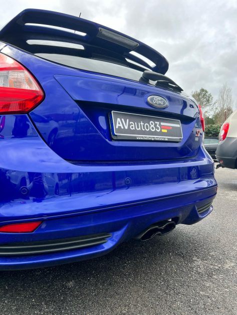 FORD FOCUS ST 2.0 250CV / Carnet Ford / CT OK / Révisée 