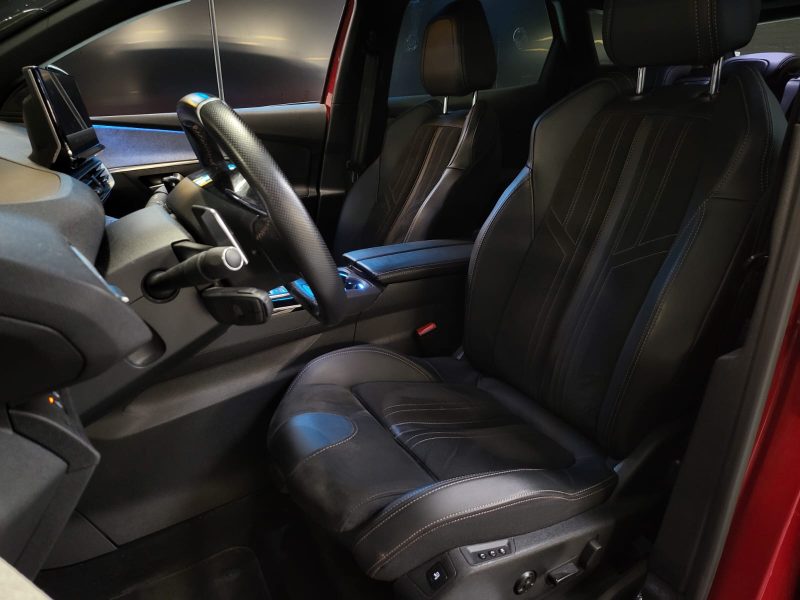 PEUGEOT 3008 1.5 BLUE HDI 130cv EAT8 GT / PREMIERE MAIN / SUIVI PEUGEOT / ATTELAGE / SIEGES MASSANTS