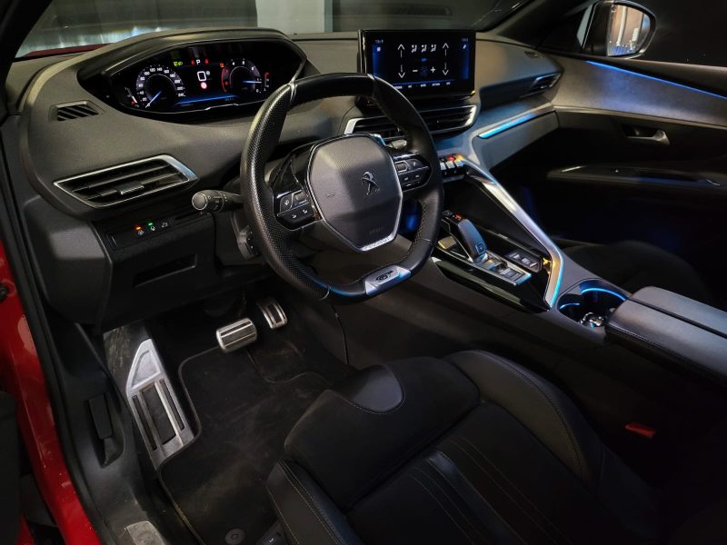 PEUGEOT 3008 1.5 BLUE HDI 130cv EAT8 GT / PREMIERE MAIN / SUIVI PEUGEOT / ATTELAGE / SIEGES MASSANTS