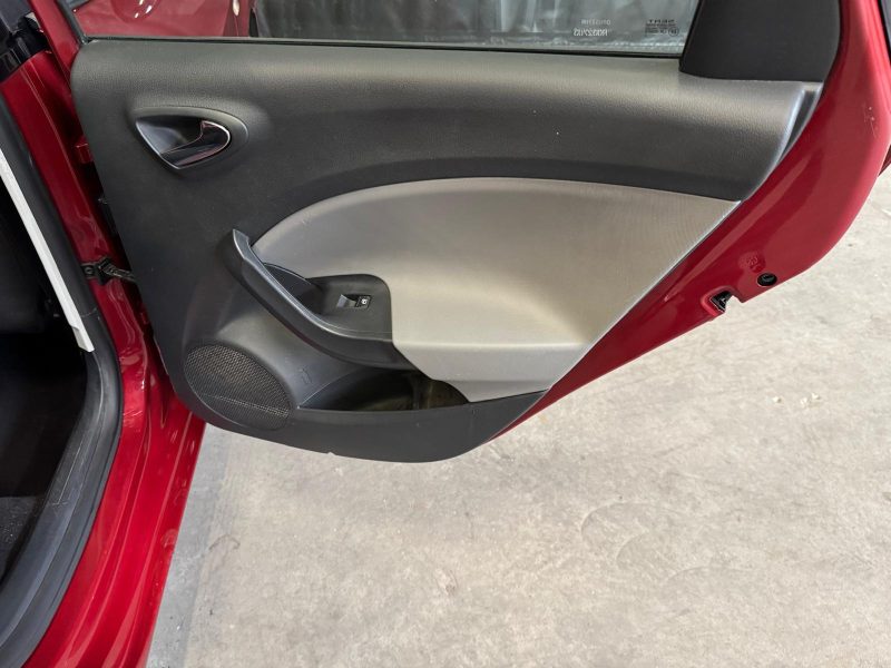 SEAT IBIZA ST  1.6 TDI 90 Techlight 