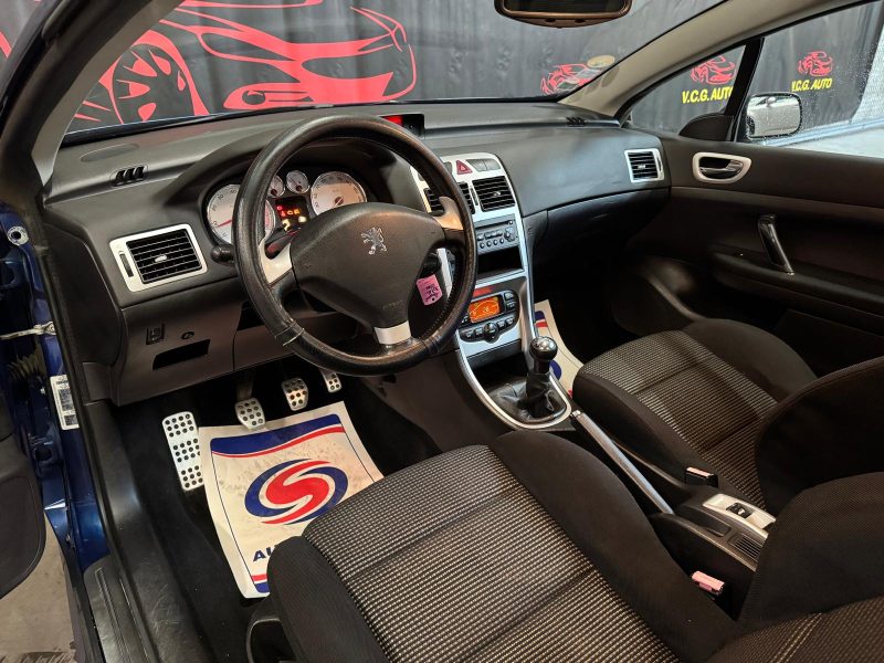 PEUGEOT 307cc 2.0i 16V 138 Confort