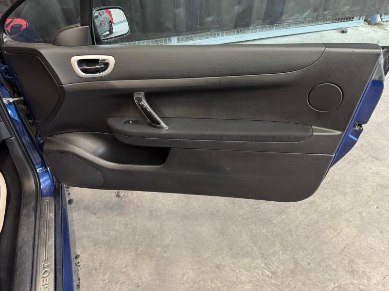 PEUGEOT 307cc 2.0i 16V 138 Confort