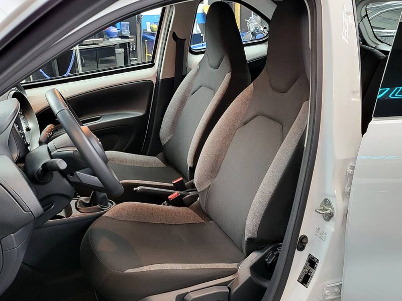 TOYOTA AYGO X 1.0 VVT-i 72cv Dynamic BVM5