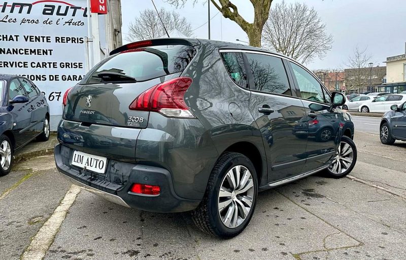 PEUGEOT 3008 2015