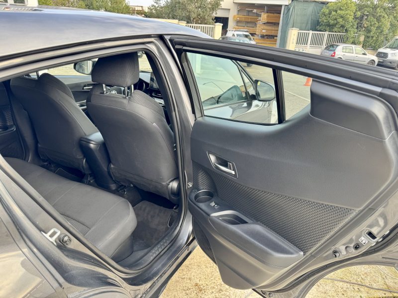 TOYOTA C-HR 1.8i Hybrid