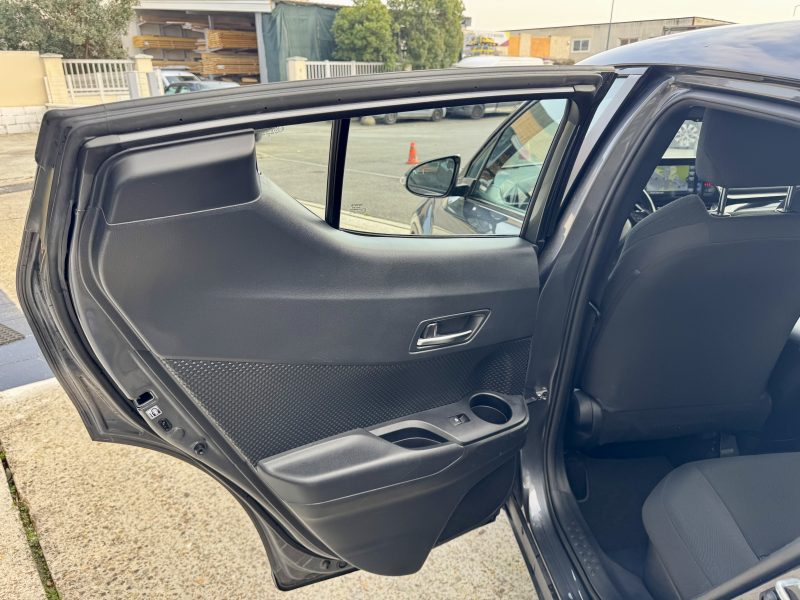 TOYOTA C-HR 1.8i Hybrid
