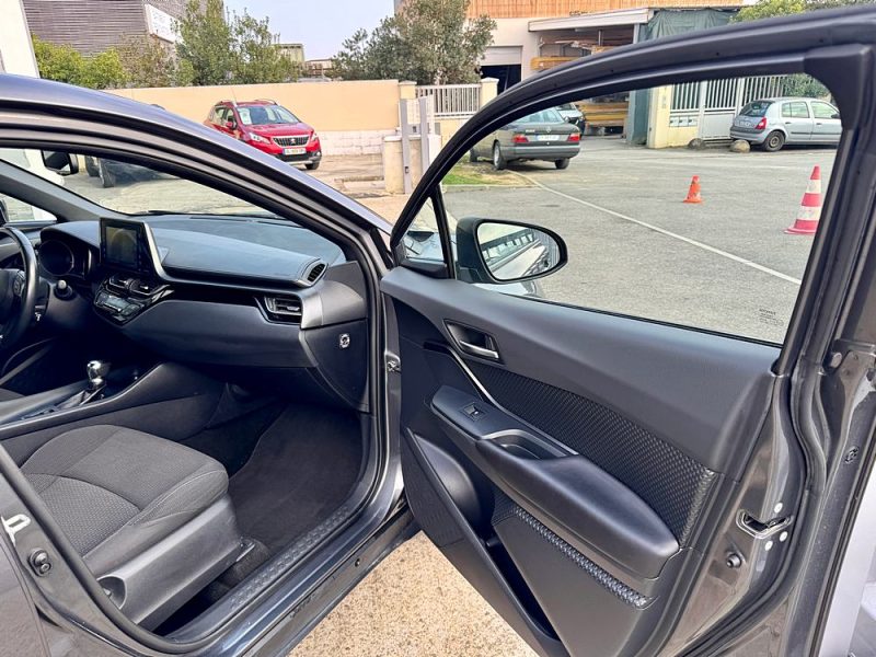 TOYOTA C-HR 1.8i Hybrid