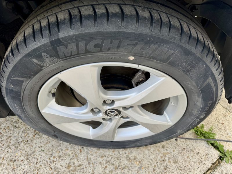 TOYOTA C-HR 1.8i Hybrid