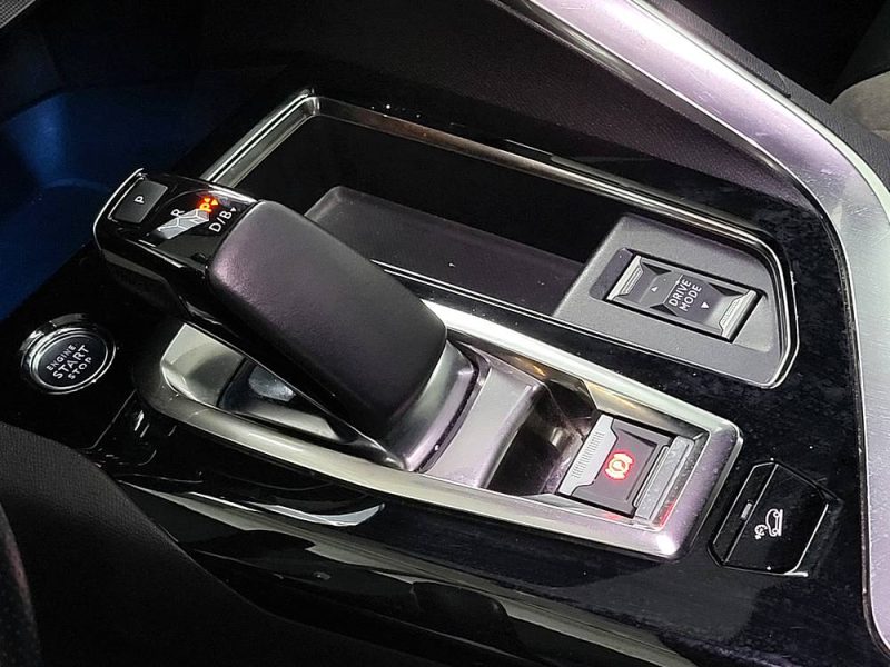 PEUGEOT 3008 II Hybrid4 300cv GT Boîte Auto e-EAT8