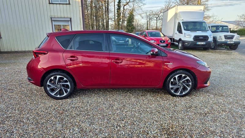 TOYOTA AURIS 2017