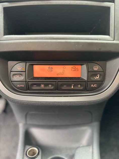 CITROEN  C2 2007 VTR 1.4 75CV / Distribution OK / Révisée 