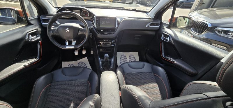 PEUGEOT 208 82 cv Rolland Garros Paris 