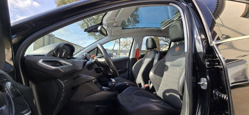 PEUGEOT 208 82 cv Rolland Garros Paris 