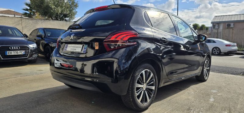 PEUGEOT 208 82 cv Rolland Garros Paris 