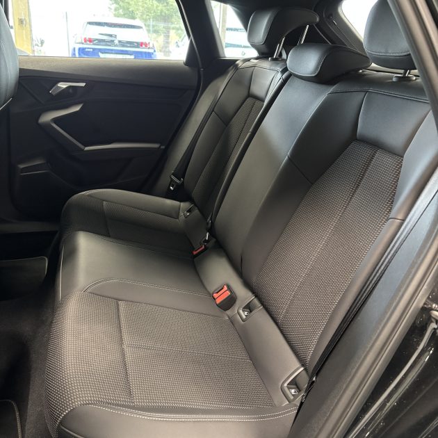 AUDI A3 Sportback 35 TFSI 150 ch S-tronic S-LINE Garantie 12 Mois 