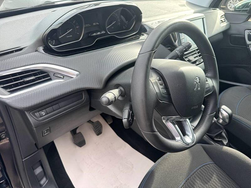 PEUGEOT 208 1.2 82CV STYLE