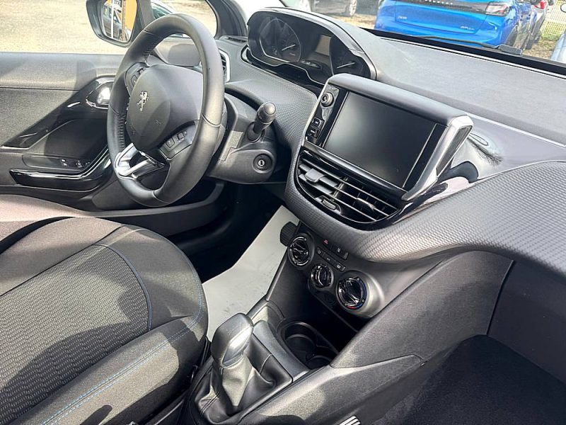 PEUGEOT 208 1.2 82CV STYLE