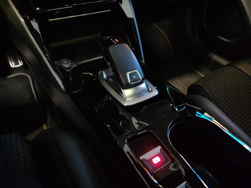 PEUGEOT 2008 GTPACK 1.5 BLUE HDI /130CH / TOIT OUVRANT / CAMERA RECUL / KEYLESS / VIRTU