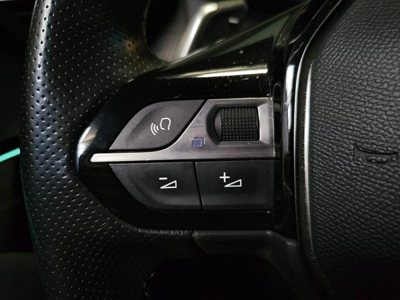 PEUGEOT 2008 GTPACK 1.5 BLUE HDI /130CH / TOIT OUVRANT / CAMERA RECUL / KEYLESS / VIRTU