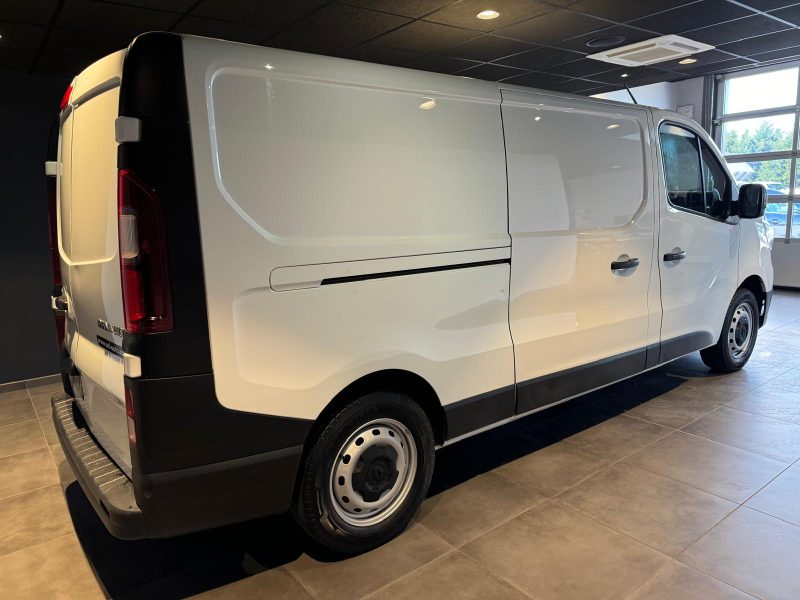 RENAULT TRAFIC 2022