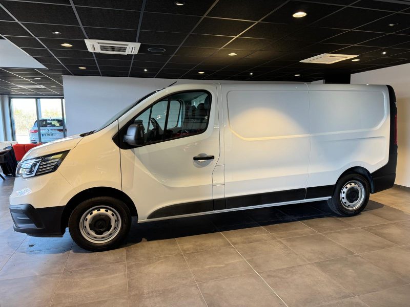RENAULT TRAFIC 2022