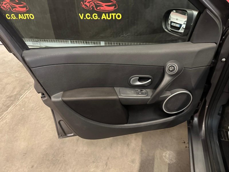 RENAULT CLIO  1.5 dCi 90 Dynamique TomTom 