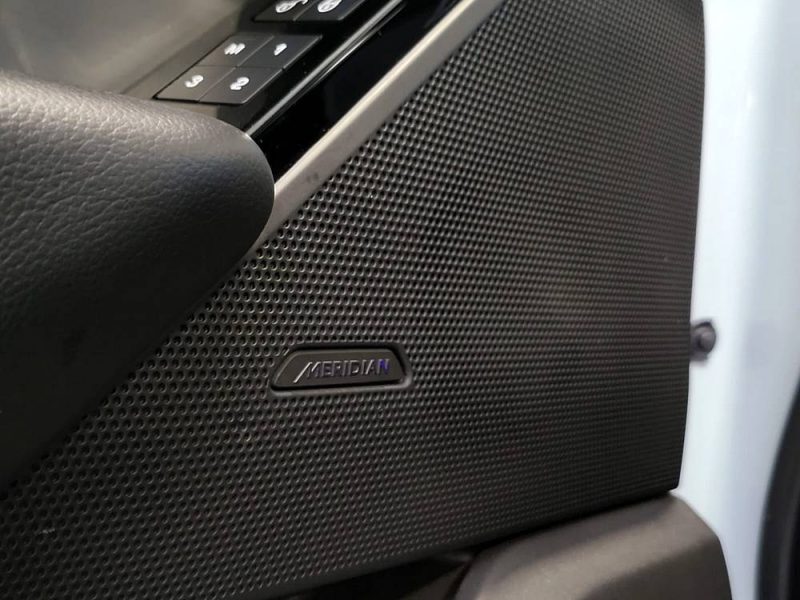 LAND ROVER RANGE ROVER VELAR 2.0 D240 SD4 240cv 4WD R-DYNAMIC VIRTUALT / MERIDIAN / TOIT OUVRANT