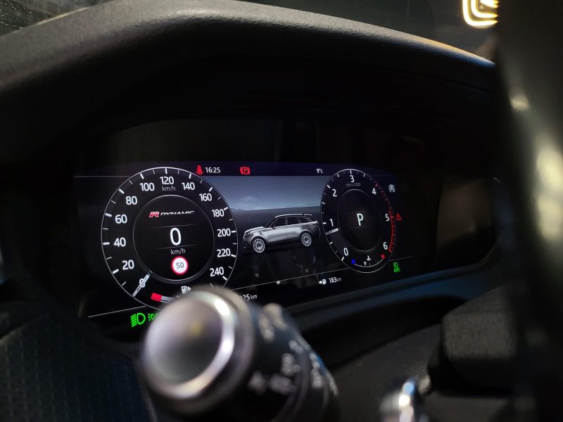 LAND ROVER RANGE ROVER VELAR 2.0 D240 SD4 240cv 4WD R-DYNAMIC VIRTUALT / MERIDIAN / TOIT OUVRANT