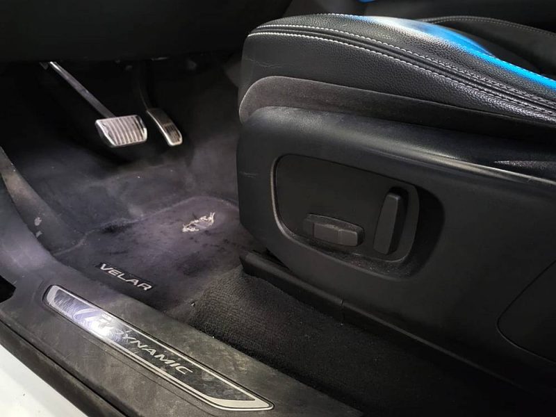 LAND ROVER RANGE ROVER VELAR 2.0 D240 SD4 240cv 4WD R-DYNAMIC VIRTUALT / MERIDIAN / TOIT OUVRANT