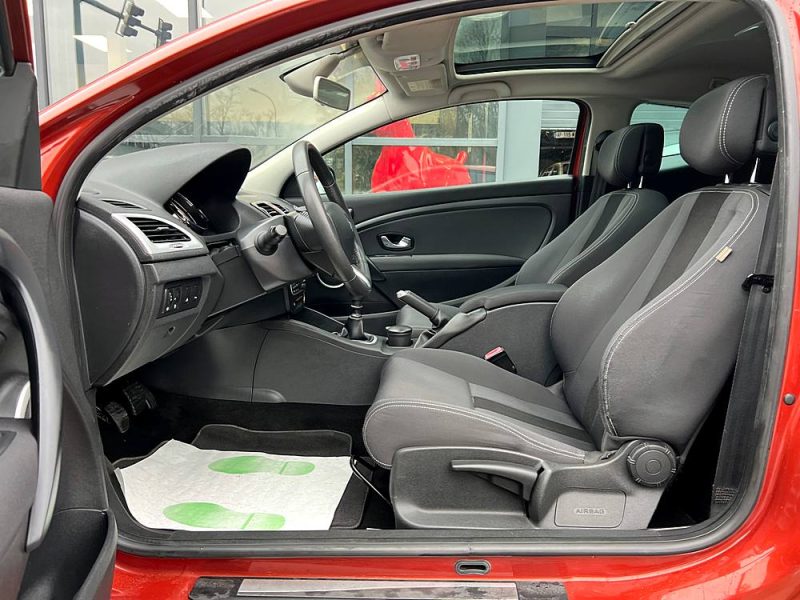 RENAULT MEGANE 3 III COUPE 1.4 TCE 130 Cv 1ERE MAIN TOIT PANO BLUETOOTH CRIT AIR 1 - GARANTIE 1 AN