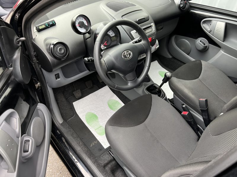 TOYOTA AYGO PHASE 2 1.0 VVTi 68 Cv 5 PORTES CLIMATISAITON CRIT AIR 1 - Garantie 1an