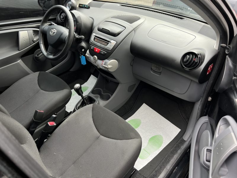 TOYOTA AYGO PHASE 2 1.0 VVTi 68 Cv 5 PORTES CLIMATISAITON CRIT AIR 1 - Garantie 1an