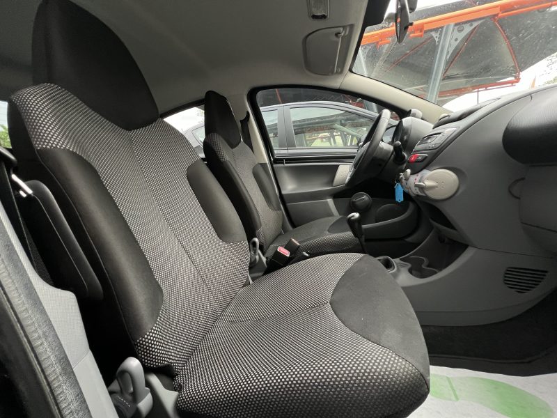 TOYOTA AYGO PHASE 2 1.0 VVTi 68 Cv 5 PORTES CLIMATISAITON CRIT AIR 1 - Garantie 1an