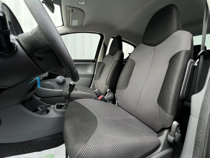 TOYOTA AYGO PHASE 2 1.0 VVTi 68 Cv 5 PORTES CLIMATISAITON CRIT AIR 1 - Garantie 1an