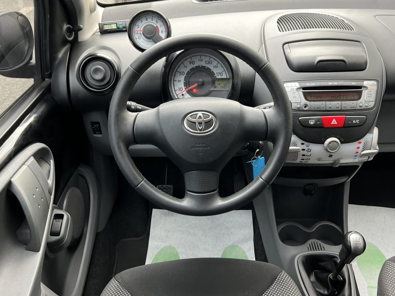 TOYOTA AYGO PHASE 2 1.0 VVTi 68 Cv 5 PORTES CLIMATISAITON CRIT AIR 1 - Garantie 1an