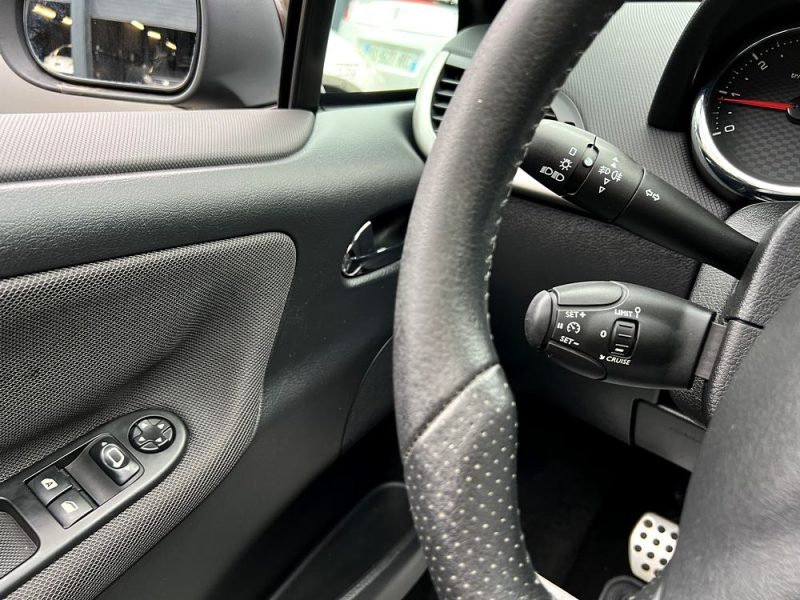 PEUGEOT 207 CC CABRIOLET PHASE 2 1.6 120 Cv PREMIERE MAIN / 51 700 Kms CRIT AIR 1 - GARANTIE 1 AN