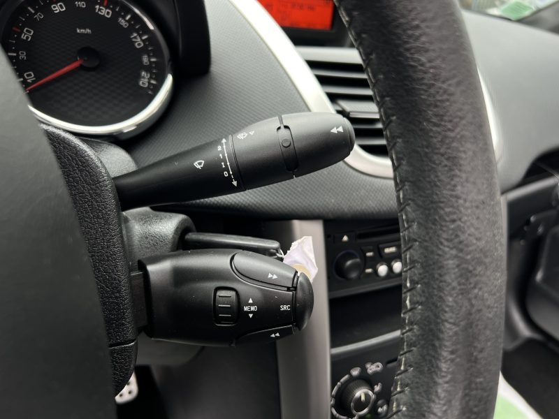 PEUGEOT 207 CC CABRIOLET PHASE 2 1.6 120 Cv PREMIERE MAIN / 51 700 Kms CRIT AIR 1 - GARANTIE 1 AN