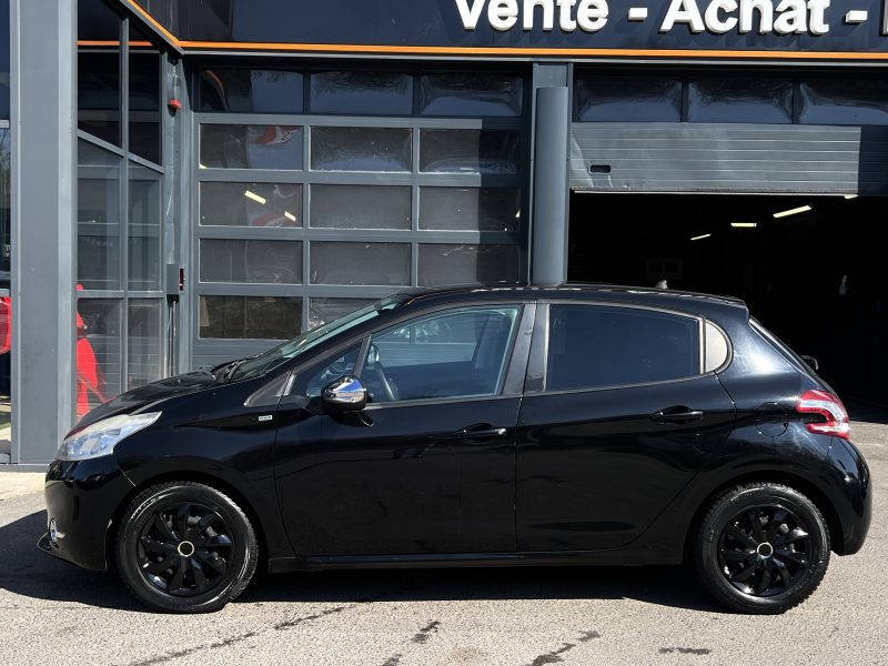 PEUGEOT 208 STYLE 1.2 VTI 82 Cv 5 PORTES ECRAN TACTILE 38 900 Kms CRIT AIR 1 - GARANTIE 1 AN