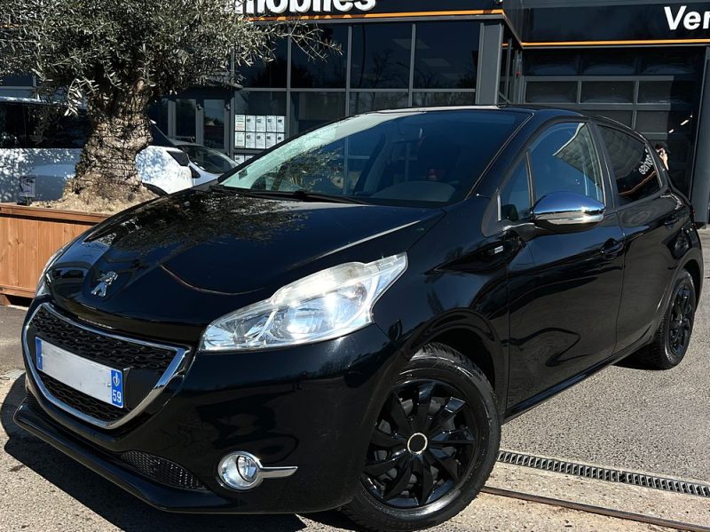 PEUGEOT 208 STYLE 1.2 VTI 82 Cv 5 PORTES ECRAN TACTILE 38 900 Kms CRIT AIR 1 - GARANTIE 1 AN