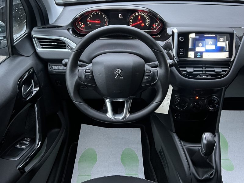 PEUGEOT 208 STYLE 1.2 VTI 82 Cv 5 PORTES ECRAN TACTILE 38 900 Kms CRIT AIR 1 - GARANTIE 1 AN