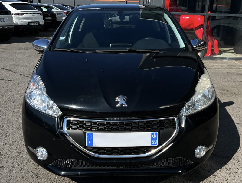 PEUGEOT 208 STYLE 1.2 VTI 82 Cv 5 PORTES ECRAN TACTILE 38 900 Kms CRIT AIR 1 - GARANTIE 1 AN