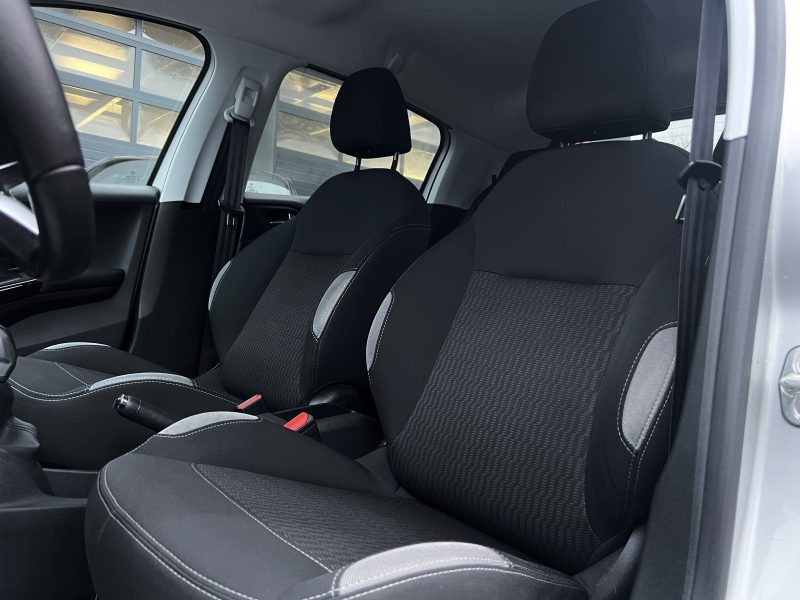 PEUGEOT 208 STYLE 1.2 VTI 82 Cv 5 PORTES ECRAN TACTILE 38 900 Kms CRIT AIR 1 - GARANTIE 1 AN