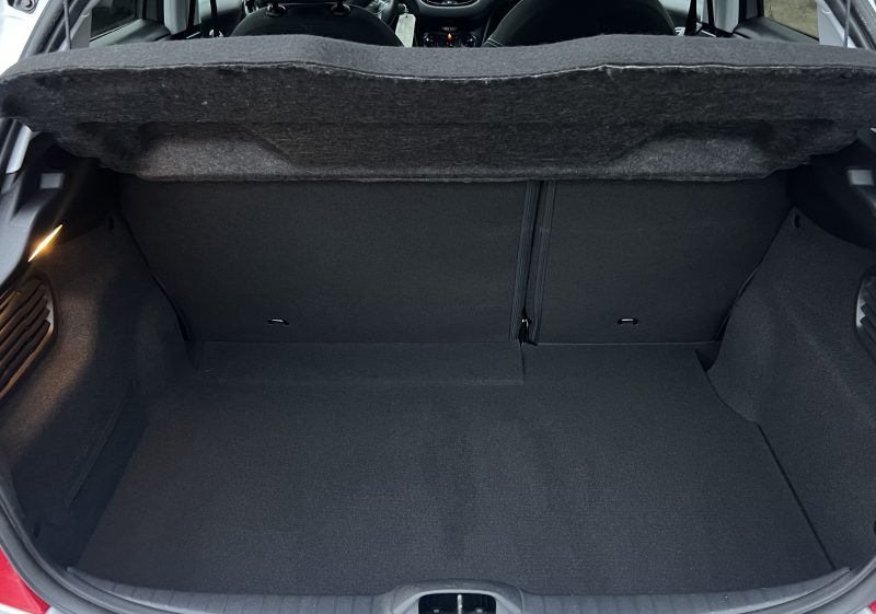 PEUGEOT 208 STYLE 1.2 VTI 82 Cv 5 PORTES ECRAN TACTILE 38 900 Kms CRIT AIR 1 - GARANTIE 1 AN