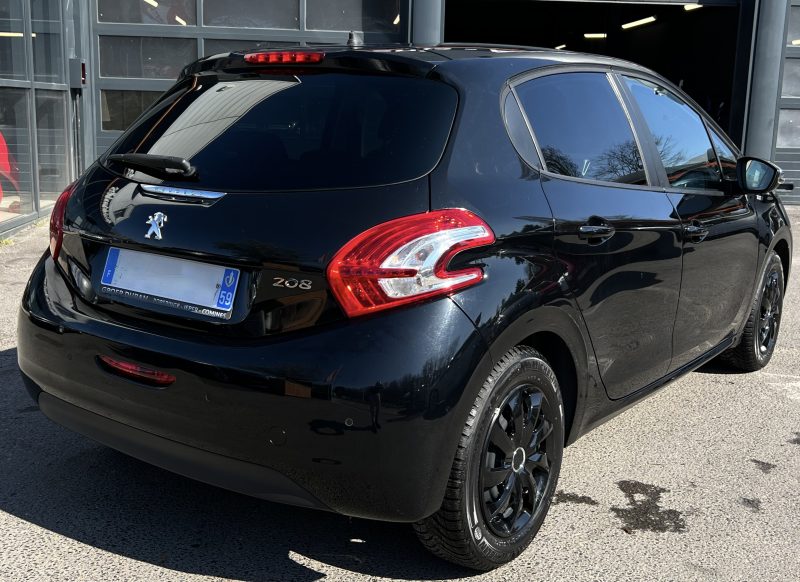 PEUGEOT 208 STYLE 1.2 VTI 82 Cv 5 PORTES ECRAN TACTILE 38 900 Kms CRIT AIR 1 - GARANTIE 1 AN