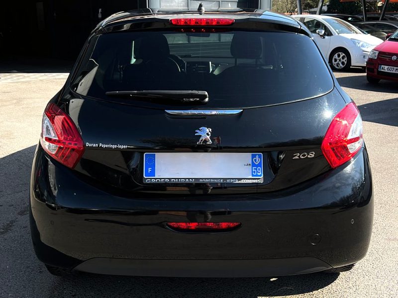 PEUGEOT 208 STYLE 1.2 VTI 82 Cv 5 PORTES ECRAN TACTILE 38 900 Kms CRIT AIR 1 - GARANTIE 1 AN