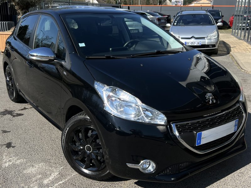 PEUGEOT 208 STYLE 1.2 VTI 82 Cv 5 PORTES ECRAN TACTILE 38 900 Kms CRIT AIR 1 - GARANTIE 1 AN