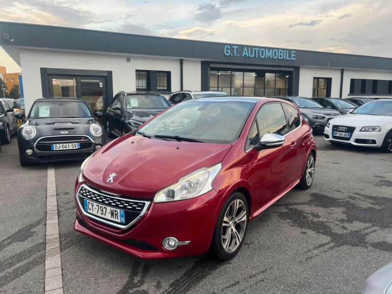 PEUGEOT 208 2013